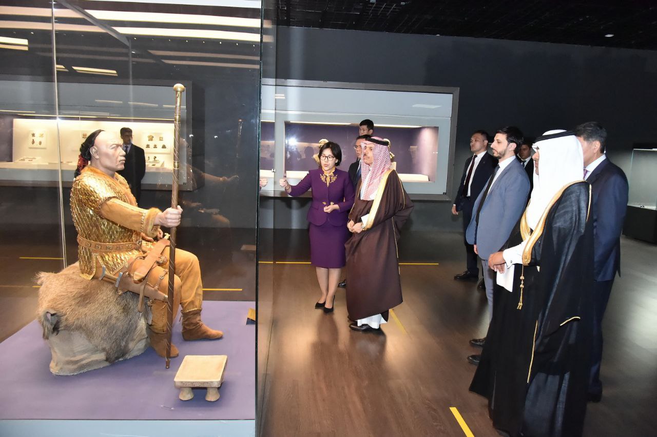 Национальный музей посетил министр иностранных дел Королевства Саудовская Аравия