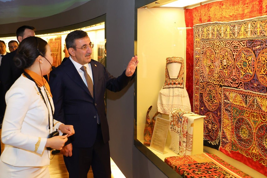 Түркия вице-президенті Ұлттық музейді аралады