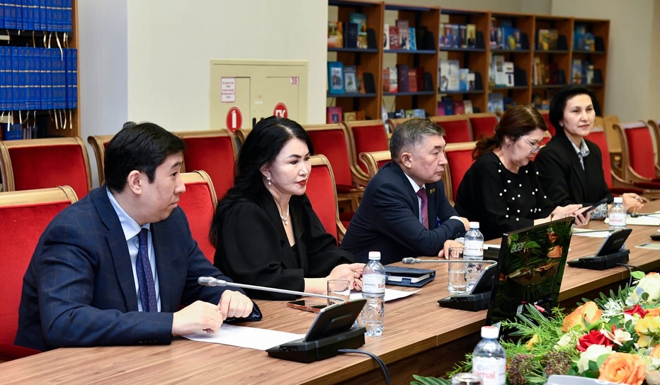 Ways to promote scientific journals to the international level were discussed