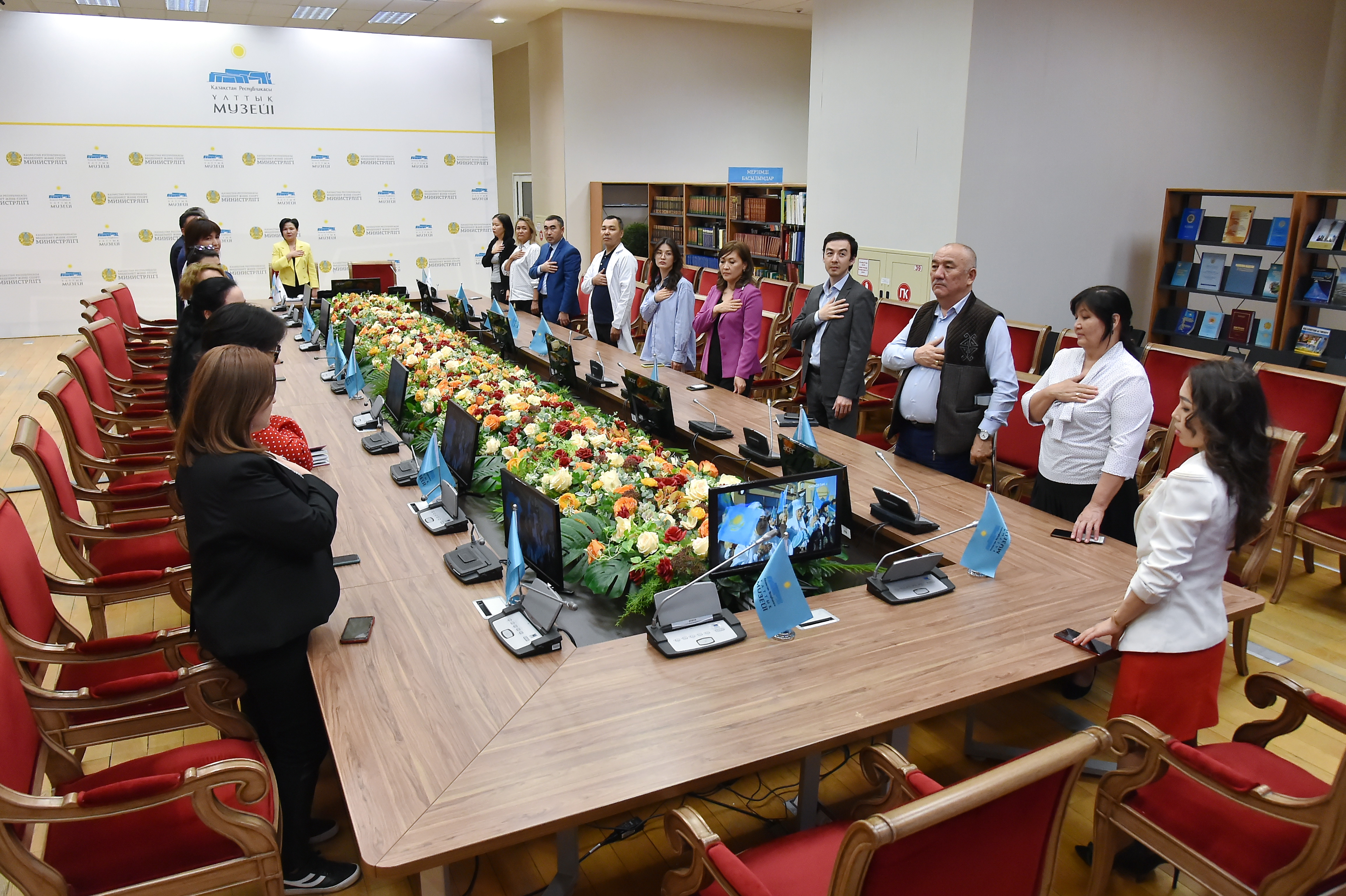 Глава государства Касым-Жомарт Токаев выступил с обращением к республиканскому референдуму по внесению изменений и дополнений в законе.