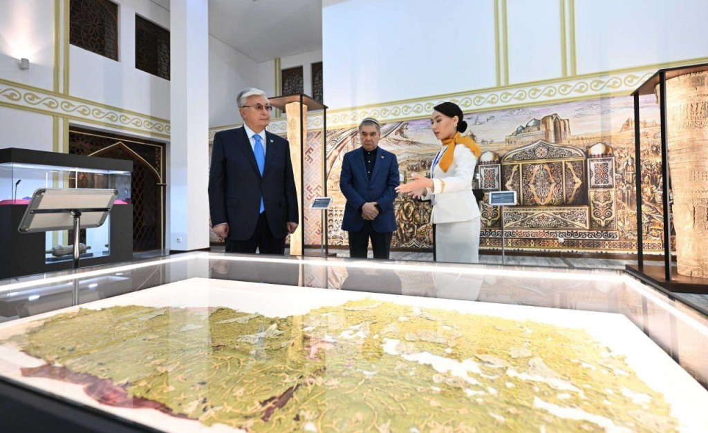 МЕЖДУНАРОДНЫЕ ВЫСТАВКИ И ВЫЕЗДНЫЕ ЭКСКУРСИИ